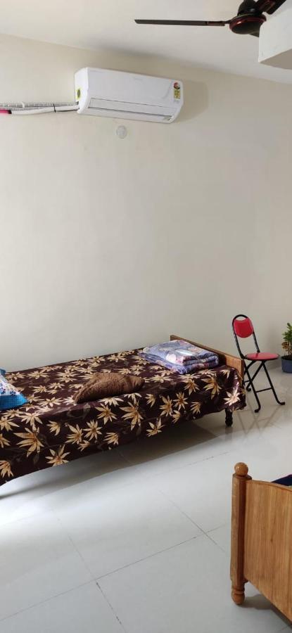 Untrained & Unplanned Apartamento Jabalpur Exterior foto